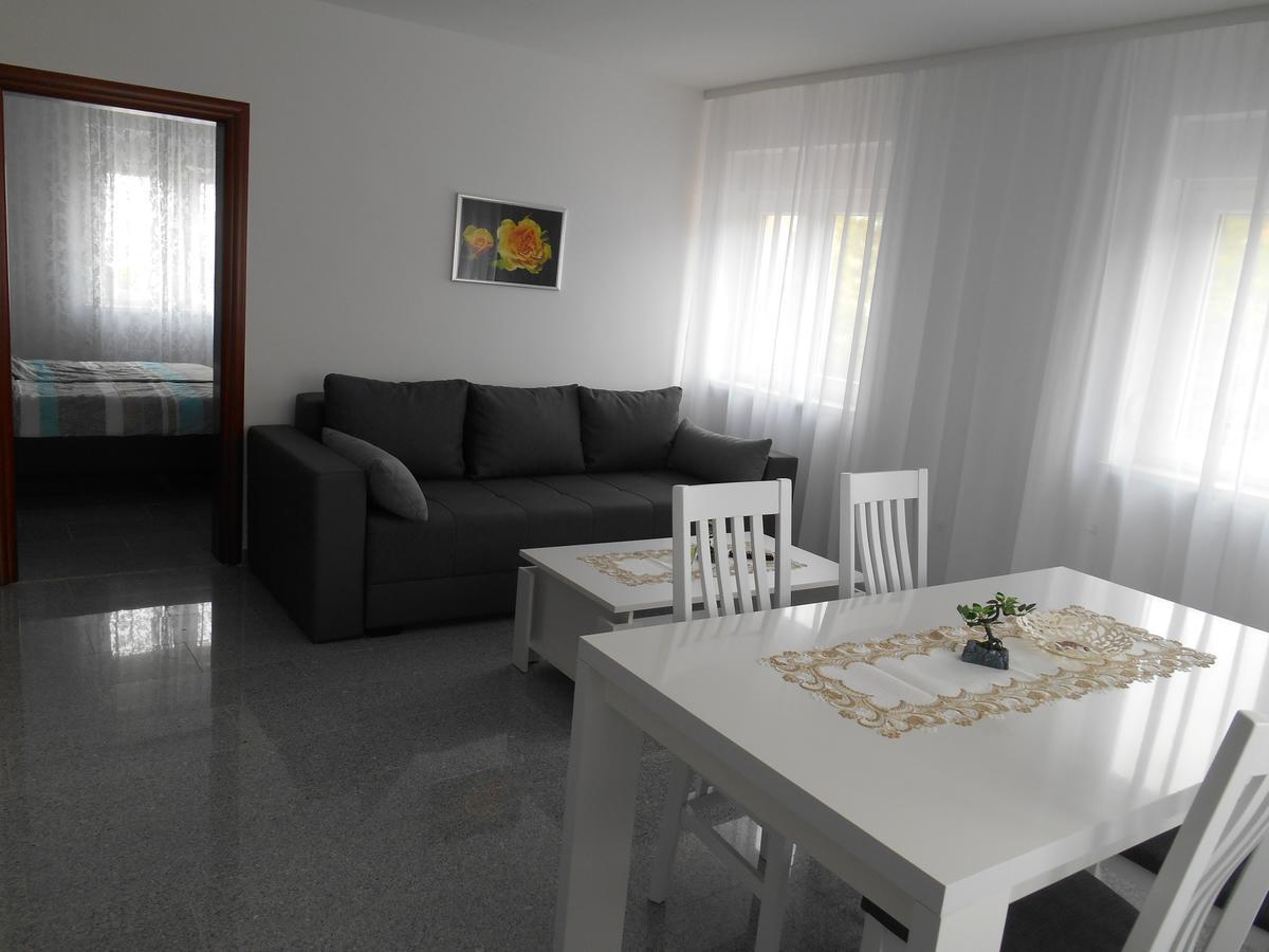 Apartments Diana Шмрика Экстерьер фото